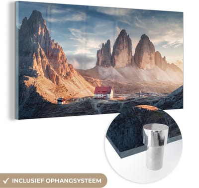 MuchoWow® Glasschilderij 40x20 cm - Schilderij acrylglas - Huis - Bergen - Landschap - Foto op glas - Schilderijen