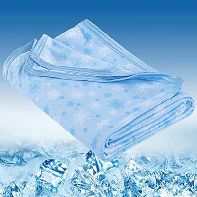 CHOSHOME Koeldeken, dubbelzijdig koudeeffect, zomerdeken, lichte zelfkoelende deken, koeldeken met Japanse Q-Max 0,42 koelvezels, koel deken voor slapen, gebruik woondeken van CHOSHOME blauw 150 x 200 cm
