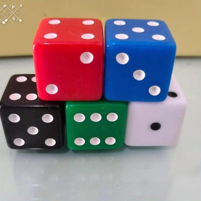 Dés arrondis de grande taille 25 mm 5 couleurs - Idéal pour les enfants et les adultes pour jouer à des jeux