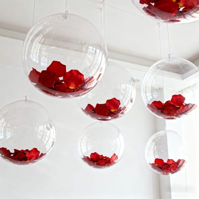 ANDAAG VERZONDEN - 5 STUKS ballonnen met rozenblaadjes - Decoratie Opblaasbaar Versiering - Cadeau Kado - Valentijnscadeau - Inpakpapier - Geschenkdoos Bruiloft Trouwdag Trouwerij - Valentijnsdag Verjaardag Verpakking
