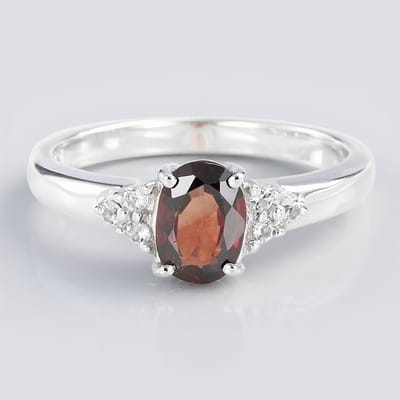 Cavill - Zilveren ring 925 Sterling met 0,87 ct Chocolade Zirkoon ovaal en 6 Witte Topazen 0,084 ct - Elegante damesring maat 17