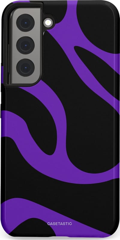 Casetastic Hoesje Geschikt voor Samsung S22 - Stijlvolle Beschermende Duo-layer Case - Golven van Paars en Zwart