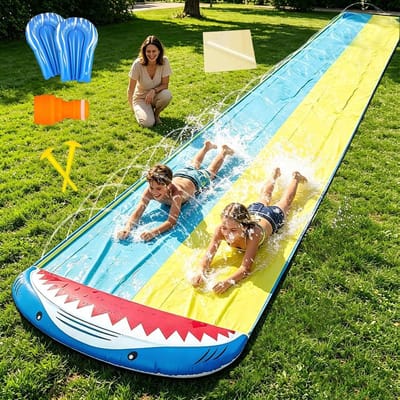 Waterglijbaan met 2 Bodyboards – Dubbele Buikschuifbaan 7,5 Meter – Geïntegreerde Watersproeiers – Inclusief Haringen – Zomerspeelgoed voor Kinderen en Gezin