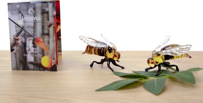 Honingbij van Glas - Beeldje - Beeldjes - Beeldjes decoratie - Beeldjes dieren - Glazen beeldjes dieren - Glazen beeldjes decoratie - Glazen dieren - Glassculptuur - Glazen beelden en figuren
