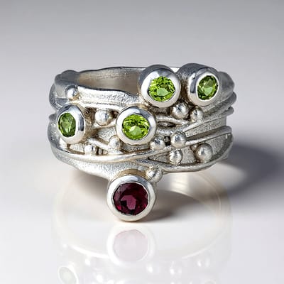Cavill - Zilveren ring 925 sterling met 0,33 ct Indiase rhodoliet en 0,50 ct Chinese peridoot - Organische moderne stijl - Rond geslepen edelstenen