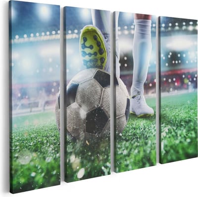 Artaza Canvas Schilderij Vierluik Voetbalspeler Met De Bal In Het Stadion - 80x60 - Foto Op Canvas - Canvas Print