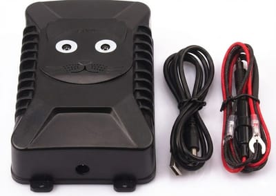 Johlor Marterverjager Auto & Muizenverjager Huis - Ultrasoon met Flitslicht - 3-in-1 Voeding (12V Accu, USB of Batterij) - Direct Actief tegen Ongedierte & Knaagschade