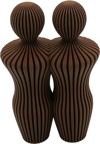 Familie beeldjes – Koppel man & man - Bruin, Mokka en Wit - 3d geprint - Modern decoratief beeld - Cadeau voor familie/ koppel - Decoratief cadeau - 15CM