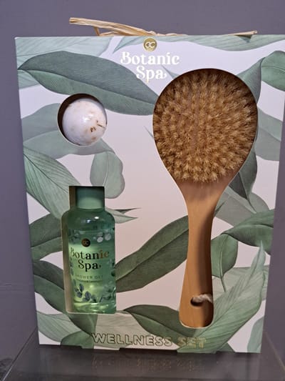 wellness set - eucalyptus - lemongras - douche gel - bruisbal - bad borstel - geschenk set verjaardag - leuk geschenk