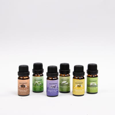 Etherische olie - 100% natuurlijk - gift set van 6 rijke geuren Sandalwood - Tea Tree - Lavendel - Lemongrass - Bergamot - Lemon Eucalyptus. Ideaal voor thuis, op het werk, sportschool, praktijk en auto. Inclusief gemakkelijke bewaardoos