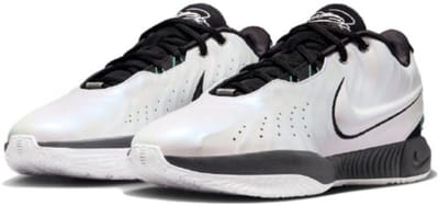Nike - Lebron XXI - Sportschoenen - Wit/Zwart - Maat 35.5