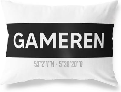Tuinkussen GAMEREN - GELDERLAND met coördinaten - Buitenkussen - Bootkussen - Weerbestendig - Jouw Plaats - Studio216 - Modern - Zwart-Wit - 50x30cm