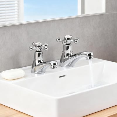 Traditionele badkamerkranen voor wastafel - Dubbelset chroom messing met kruislevers voor warm en koud water, 2 gaten