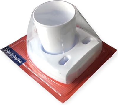 Bekerhouder met beker voor aan de muur. Wit