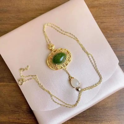Designer Origineel Nieuw in Natuurlijke Hetian Jade Ketting Retro Exquise Hanger Elegante Charme Dame sleutelbeenketting Sieraden beige