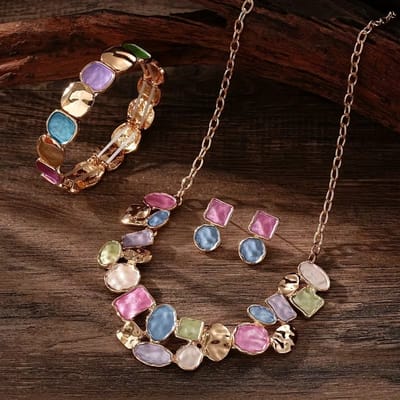 My Sweet Romance® 3-delige Sieradenset – Goudkleurig – Ketting, Armband & Oorbellen – Vintage Emaille Design.