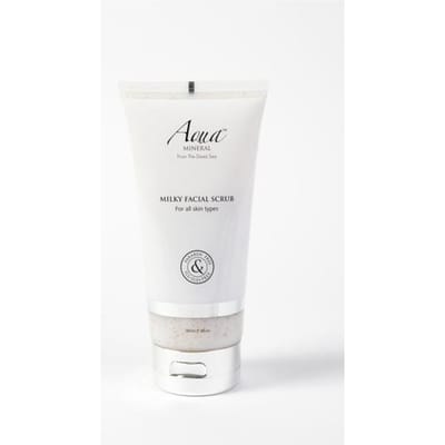 Exfoliërende, zuiverende en hydraterende gezichtsscrub met melk white