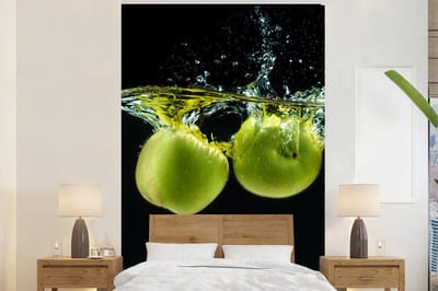 Behang - Fotobehang Appels - Fruit - Water - Zwart - Groen - Breedte 200 cm x hoogte 300 cm