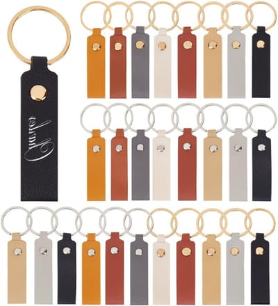 64 Stuks 16 Kleuren Leren Sleutelhanger Blanks met Platina Nieten en Graveer Blanko's voor DIY Creatieve Projecten