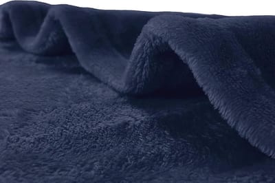 Flanellen fleece deken voor grote reizen en sofa's - super zacht en warm microvezel dekentje (marine, 152 x 203 cm)