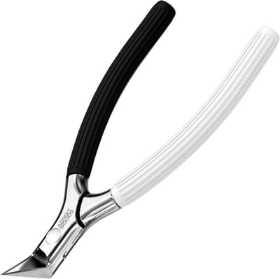 AdroitGoods Professionele 65° Precisie Nagelknipper – Innovatief Schuin Ontwerp - Poederstaal nageltang - Zwart/wit
