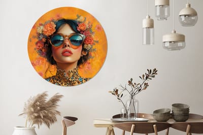 WallCircle - Wandcirkel - Muurcirkel - Vrouw - Bloemen - Aesthetic - Oranje - Aluminium - Dibond - 140x140 cm - Binnen en Buiten