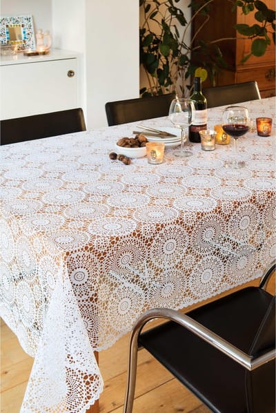 Bellatio design Tafelzeil - wit - kanten patroon - 140 x 220 cm - Tuintafelkleed - Dineren - Knutselen