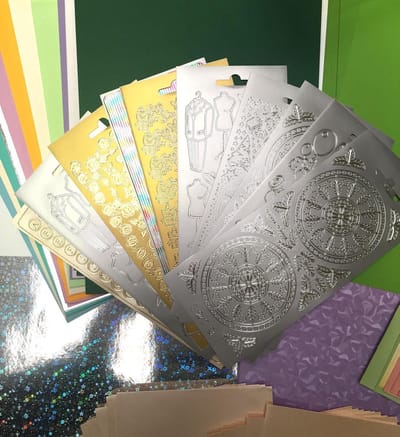 Super groot Knutsel Pakket - Karton, Papier, Kaarten, Enveloppen, Stickervellen - Voor ieder wat wils