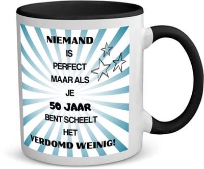 Akyol - 50 jaar sarah en abraham cadeau - koffiemok - theemok - zwart - Hoera 50 jaar - met opdruk - hoera 50 jaar - jubileum man en vrouw - jarig - grappige tekst - 350 ML inhoud