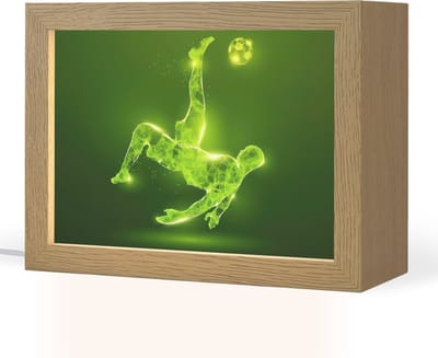 Nachtlampje 20x15 cm - Kinder lampje - Voetbal - Groen - Omhaal - Tafellamp kinderkamer - Slaapkamer lamp - Bedlamp kinderen - Kinderlampje stopcontact - Wandlamp babykamer - Nachtlampjes