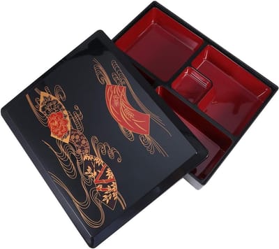 Japanse gelakte bento box voor lunch, traditionele serveertray en voedselhouder voor thuis of restaurant