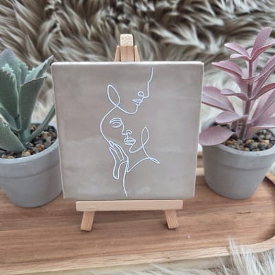 Robuust Wenstegeltje lijntekening koppel – Hip trendy tegeltje – 10x10 cm – Cadeau voor Partner, valentijn of zomaar – Stijlvol en Persoonlijk Woonaccessoire - Zomaar - Deco – Trendy nu