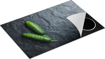 Chefcare Inductie Beschermer Twee Komkommers op Zwarte Marmer - 80x50 cm - Afdekplaat Inductie - Kookplaat Beschermer - Inductie Mat