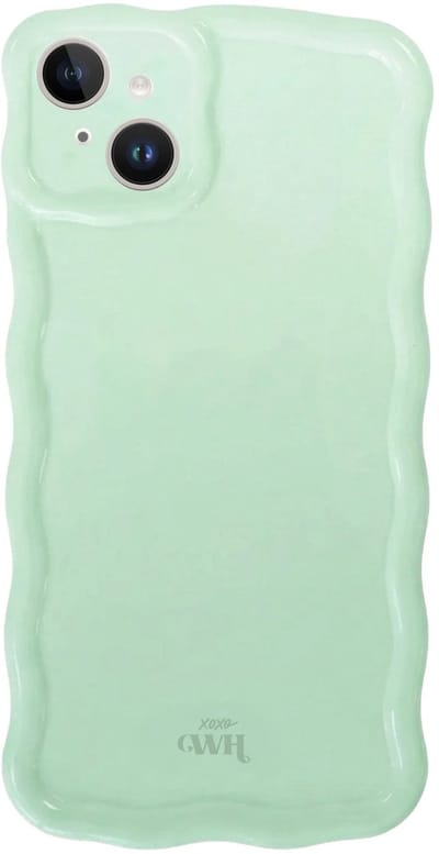 xoxo Wildhearts Glossy Wavy Case Sage Sorbet telefoonhoesje - Geschikt voor iPhone 15 - Golvend hoesje - Glimmende silicone case met golven - Vlekbestendig - Camerabescherming - Groen