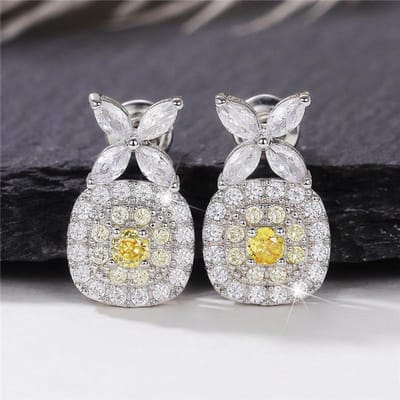 Huitan Prachtige Oorbellen met Steentjes voor Vrouwen Wit CZ Belegd Party Stijl Meisjes Oorbellen voor Dansfeest Temperament Vrouwen Sieraden white