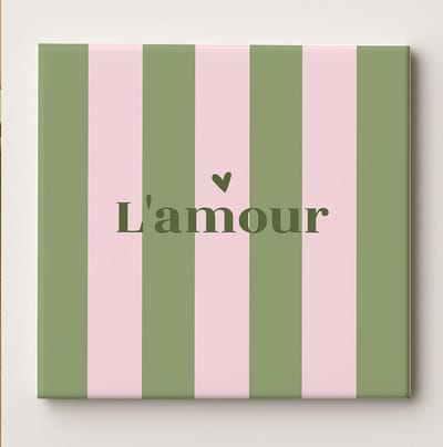 Moderne “L’amour” Tegel 15x15 cm – Stijlvolle Groen-Roze Gestreepte Keramische Wandtegel met Romantisch Frans Ontwerp voor Huisdecoratie