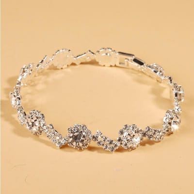 Bruidsarmband vol diamanten, Geometrische trouwjurk met met diamanten bezette zachte kettingarmband