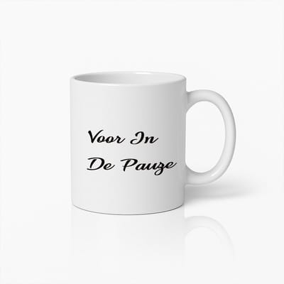 Elegante Witte Koffiemok met 'Voor In De Pauze' Inspirerende Nederlandse Tekst – Perfect Cadeau voor Pauzemomenten
