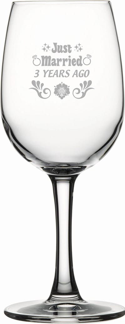 Gegraveerde witte wijnglas 26cl Just Married 3 years ago