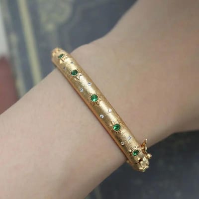 Klassieke Court-stijl draadtekening armband voor dames lichte luxe elegant groene kristal retro bloem bangles bruiloft fijne sieraden gray