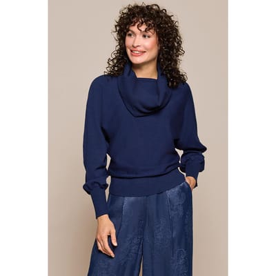 Angelina Trui Navy