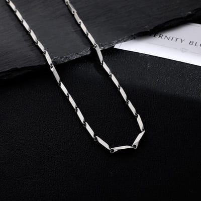 Collier en acier titane chaîne hip-hop pour hommes décoration chaîne de clavicule hommes et femmes accessoires de mode collier polyvalent 55cm black