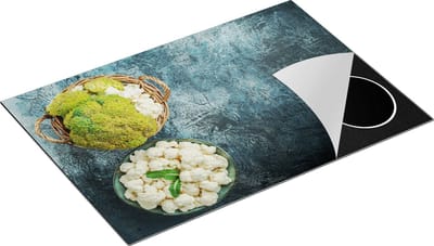 Chefcare Inductie Beschermer Bloemkolen op een Grijze Tafel - 75x50 cm - Afdekplaat Inductie - Kookplaat Beschermer - Inductie Mat