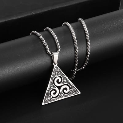 Nouveau Collier Rétro Trois Biseaux Vente Acier Inoxydable Pendentif Triangle Triangulaire Bijoux black