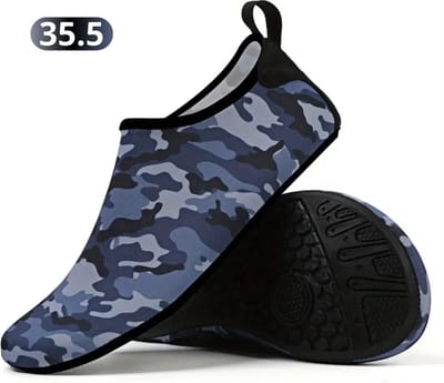 Bovista Waterschoenen Voor Kinderen & Volwassenen - Aqua Shoes - Aquaschoenen - Afzwemschoenen - Zwemles Schoenen - Camouflage Blauw - Maat 35.5