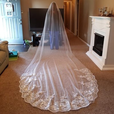 Dailygoods- Bruiloftsluier 118 Inch - Tule/Kant - Pailletten - Kathedraal - Haaraccessoire met Kam - Volumineus Uiterlijk - Bruidsaccessoire