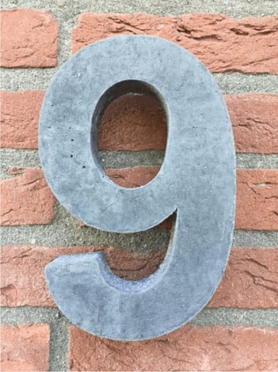 Betonnen huisnummer, hoogte 25cm, huisnummer beton cijfer 9
