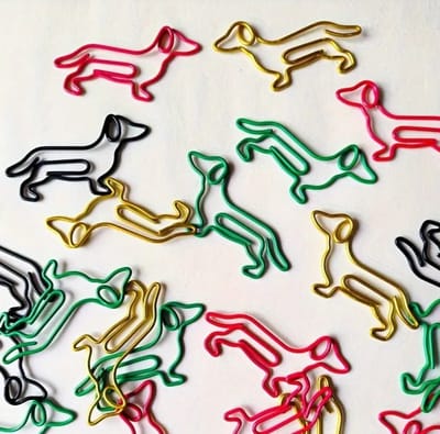 Teckel - paperclip - paperclips - groen - rood - zwart - goud - gekleurde paperclips - teckelvorm - teckelsilhouet - teckel paperclip - hond - 15 stuks - 4,7x2,5cm