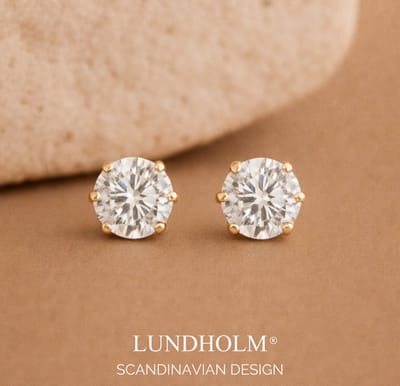 Lundholm Luxe Zirkonia Studs Oorbellen knopjes steentjes Jewellery - Oorknopjes Dames Zirkonia 5 mm - Premium Stainless Steel PVD Gold Plated - Vrouwen cadeautjes tip - my Nikki Serie