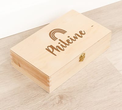 Houten kistje 'Phileine' Regenboog - Tekenkist - Herinneringsdoos - Kraamcadeau - Knutseldoos - Memorybox - Baby - Geboorte